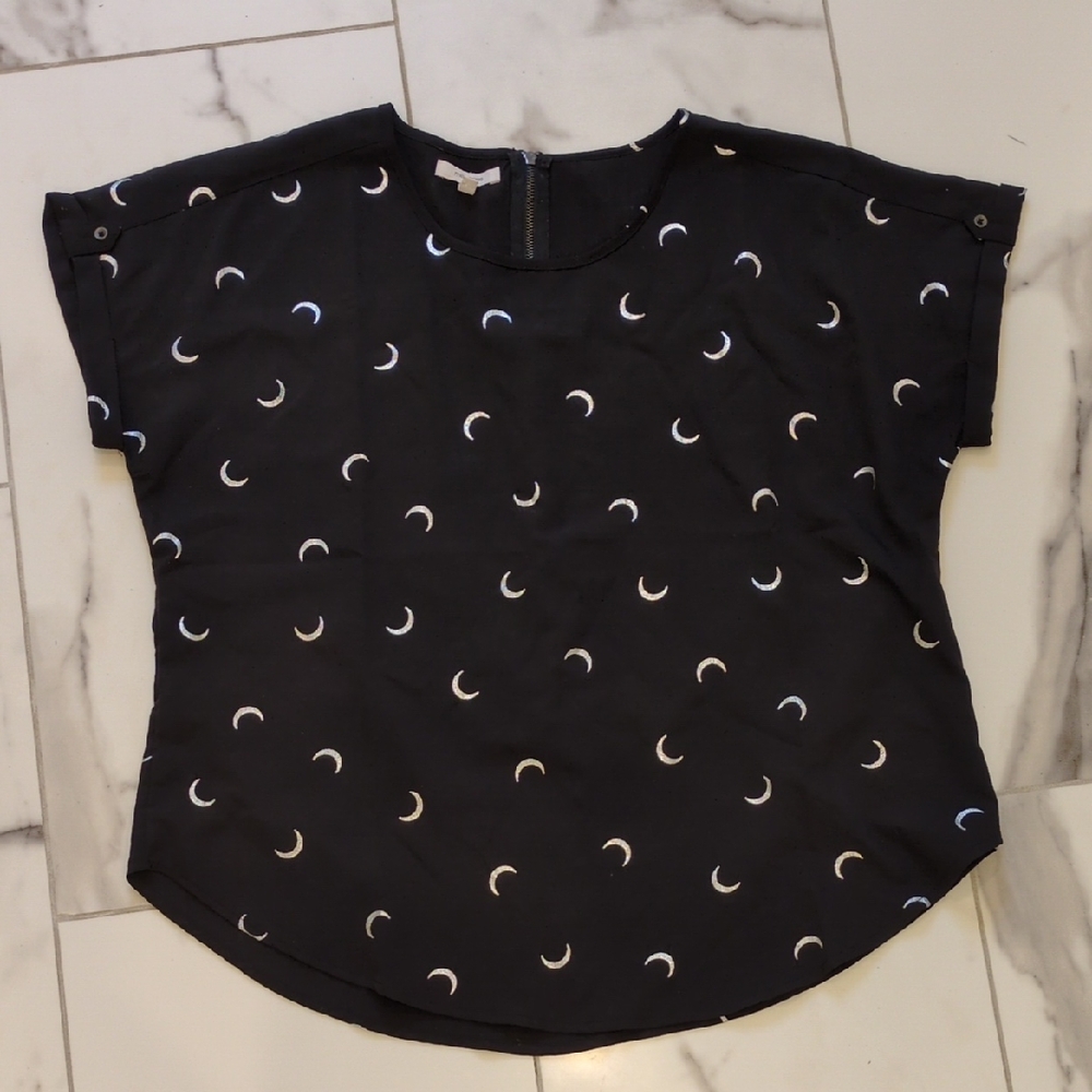 Maurices Black and White Crescent Moon Top